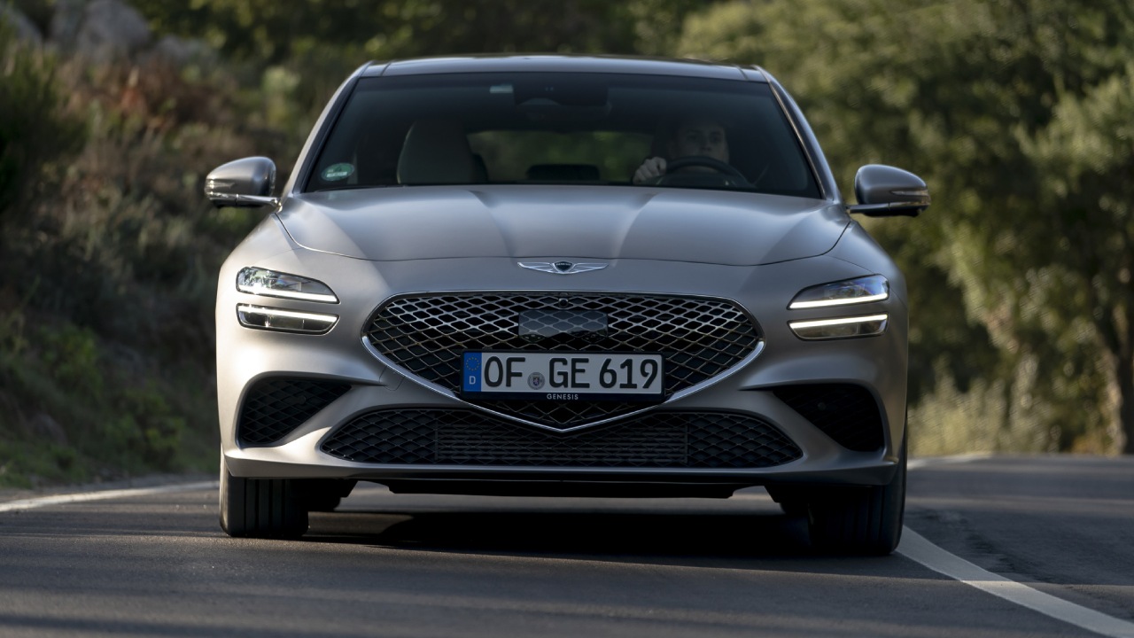 50028 Photo Exterior Genesis G70 SB 2024 in UAE