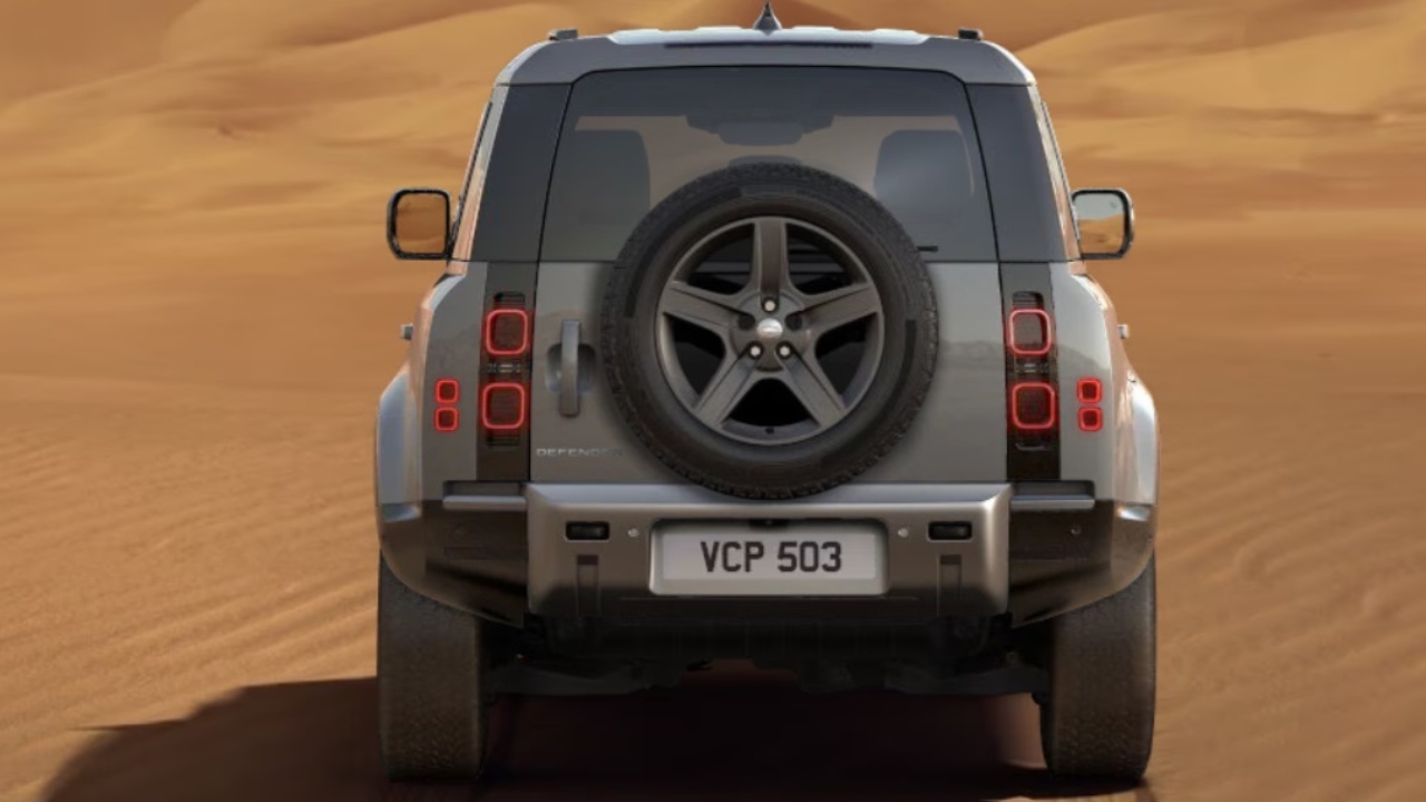 48422 Photo Exterior Land Rover Defender 2024 in Saudi Arabia