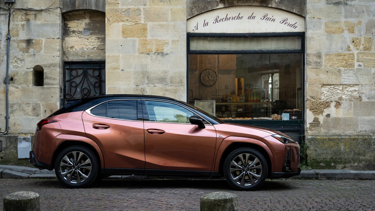 48127 Photo Exterior Lexus UX 2024 in Saudi Arabia