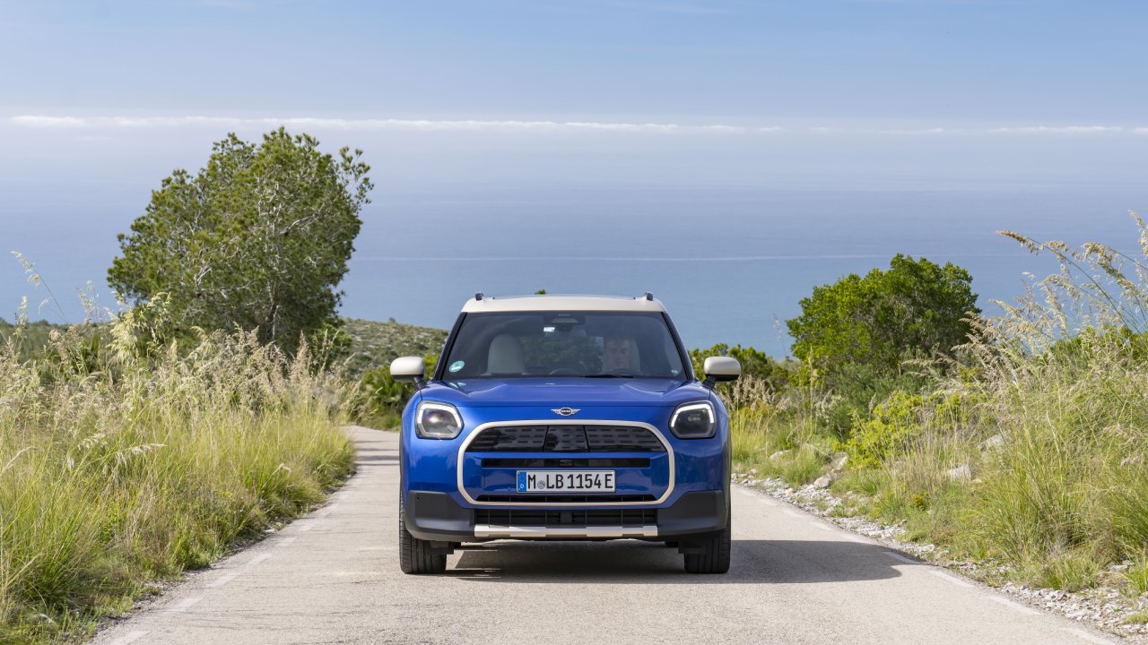 51716 Photo Exterior Mini Countryman Electric 2025 in Saudi Arabia