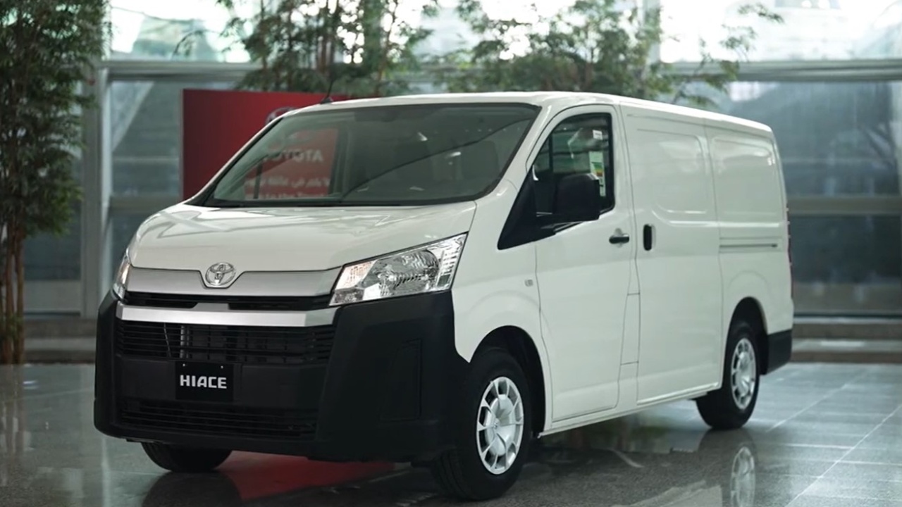 47618 Photo Exterior Toyota Hiace 2024 in UAE